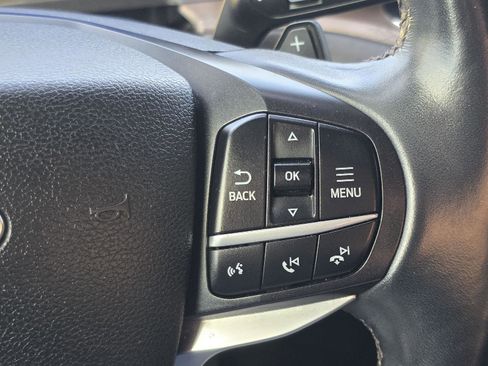 Used 2020 Ford Explorer Platinum w/ Premium Technology Package image 12