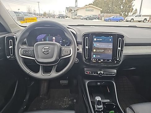 Used 2023 Volvo XC40 B5 Ultimate w/ Protection Package Premier image 2