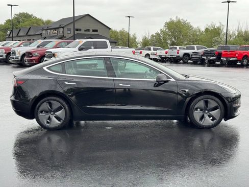 Used 2019 Tesla Model 3 Mid Range RWD image 11