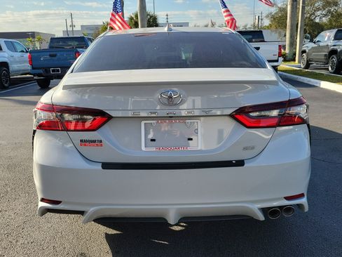 Used 2024 Toyota Camry SE w/ Cold Weather Package image 10
