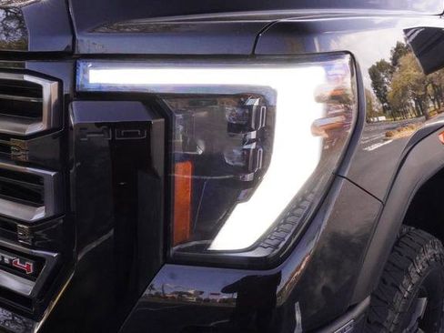 Used 2024 GMC Sierra 2500 AT4 w/ AT4 Premium Plus Package AWD/4WD image 35