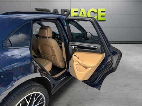 Used 2018 Porsche Macan Sport Edition AWD/4WD image 21