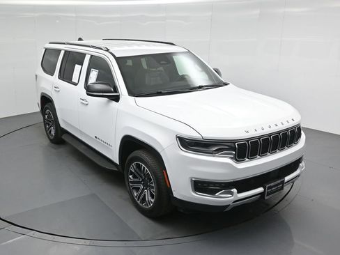 Used 2024 Jeep Wagoneer Series II w/ Flexible Seating Group image 44