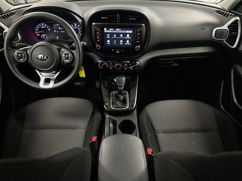 Used 2020 Kia Soul LX FWD image 3