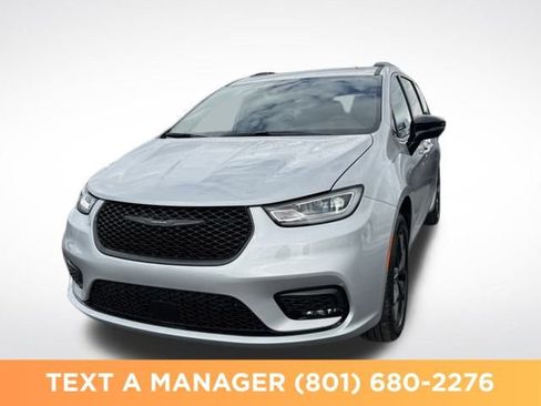 New 2026 Chrysler Pacifica Select w/ S Appearance Package AWD/4WD image 9