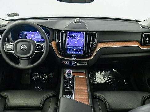 Certified 2023 Volvo XC60 B5 Ultimate w/ Climate Package AWD/4WD image 15