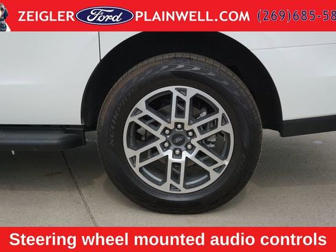 Used 2025 Ford Expedition Max Active AWD/4WD image 9