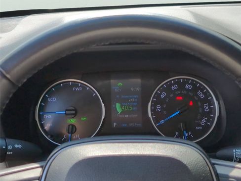 Used 2022 Toyota RAV4 XLE Premium AWD/4WD image 24
