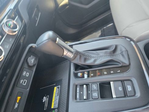 Certified 2023 Honda CR-V EX-L image 17