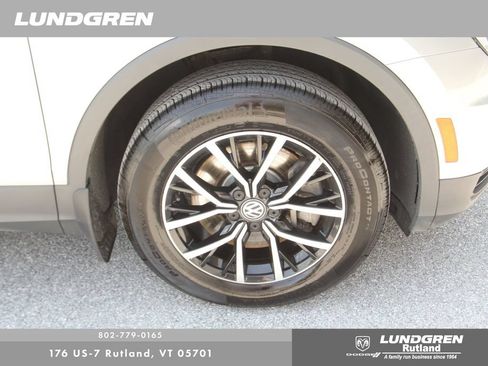 Used 2021 Volkswagen Tiguan SE AWD/4WD image 11