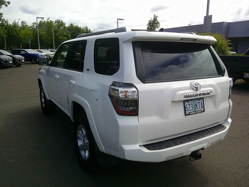 Used 2018 Toyota 4Runner SR5 Premium AWD/4WD image 3