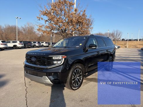 Used 2025 Ford Expedition Max Platinum image 3