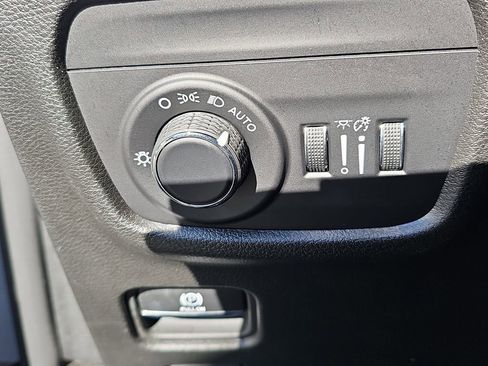 Certified 2023 Jeep Grand Cherokee Altitude image 25