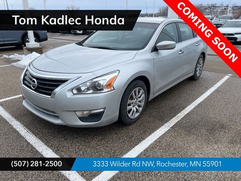 Used 2014 Nissan Altima 2.5 S image 1