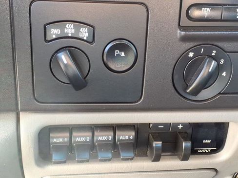 Used 2006 Ford F250 XLT image 10