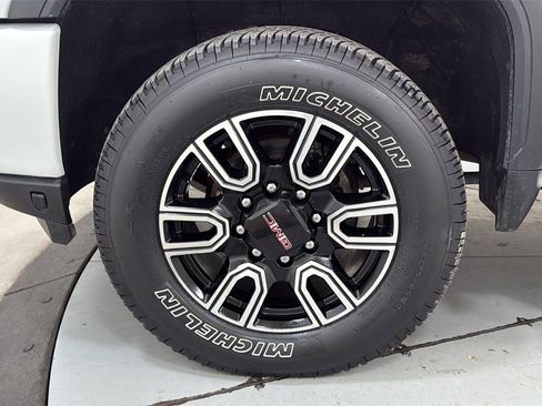 Used 2022 GMC Sierra 3500 AT4 w/ AT4 Preferred Package image 24