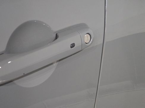 Used 2020 Jeep Renegade Limited w/ Safety and Security Group image 15