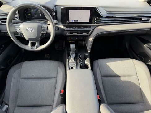 Used 2025 Toyota Camry LE FWD image 13