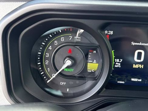 Used 2025 Jeep Wrangler Unlimited Sahara image 30