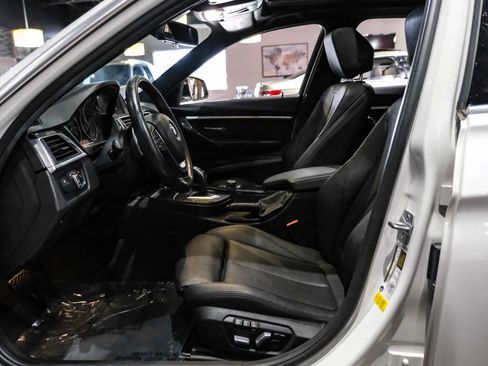 Used 2018 BMW 330i Sedan RWD image 5