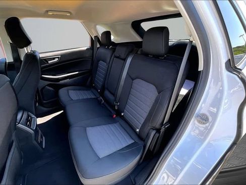 Used 2021 Ford Edge SE FWD image 21