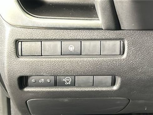 Used 2023 Nissan Rogue SV AWD/4WD image 20