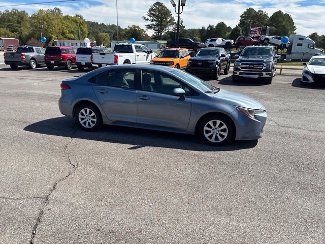Used 2025 Toyota Corolla LE FWD image 50
