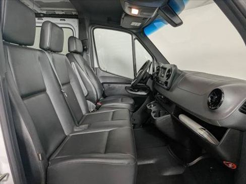 Used 2022 Mercedes-Benz Sprinter 2500 image 18