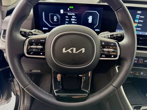 Used 2025 Kia Carnival SX Prestige FWD image 13