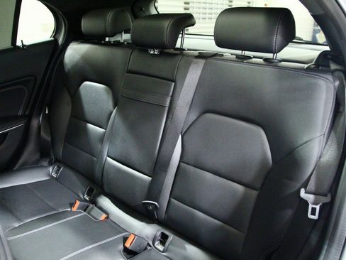 Certified 2018 Mercedes-Benz GLA 250 4MATIC image 26