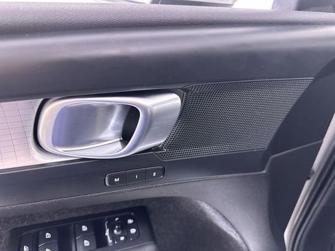 Used 2023 Volvo XC40 B5 Core image 72