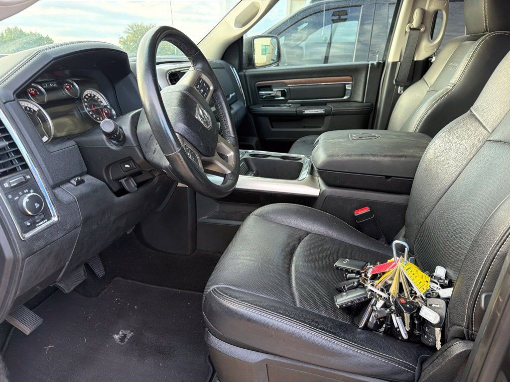Used 2017 RAM 1500 Laramie w/ Convenience Group AWD/4WD image 8