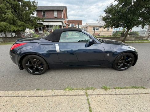Used 2007 Nissan 350Z Touring RWD image 6