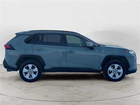 Used 2019 Toyota RAV4 XLE image 6