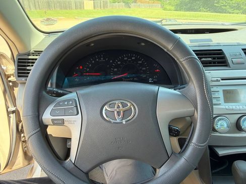 Used 2009 Toyota Camry LE FWD image 15