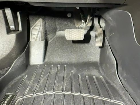 Used 2019 Buick Cascada Premium image 45