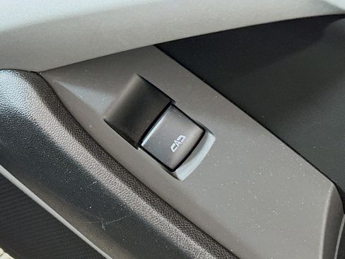 Used 2019 Chevrolet Camaro LS RWD image 28