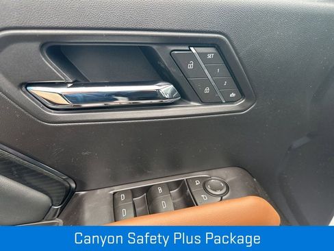 New 2026 GMC Canyon AT4 w/ AT4 Premium Package AWD/4WD image 2