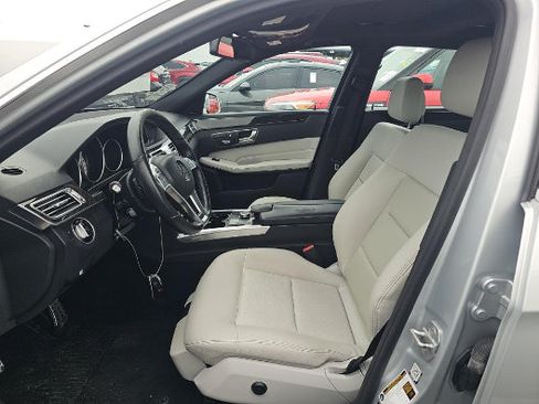 Used 2016 Mercedes-Benz E 350 Sedan w/ Premium Package image 3