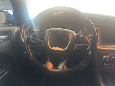 Used 2019 Dodge Charger SXT image 19
