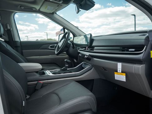 New 2026 Kia Carnival SX FWD image 11