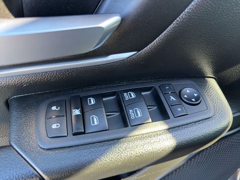 Used 2023 RAM 1500 Big Horn AWD/4WD image 12