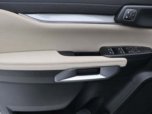 New 2025 Ford Ranger Lariat w/ Chrome Accent Package image 15