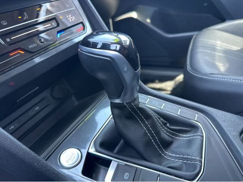 Used 2024 Volkswagen Tiguan SE image 21