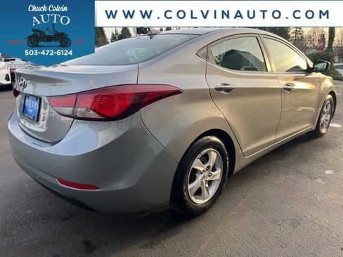 Used 2015 Hyundai Elantra SE image 7