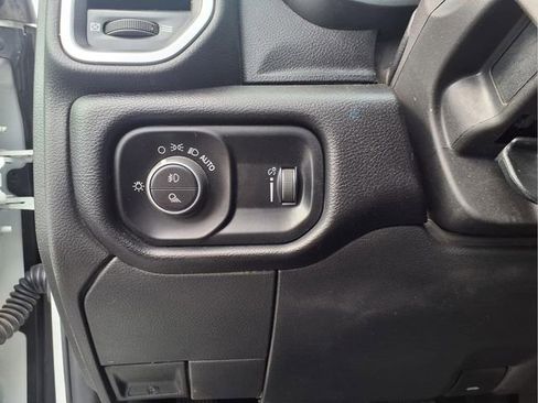 Used 2024 RAM 3500 Big Horn w/ Night Edition AWD/4WD image 15