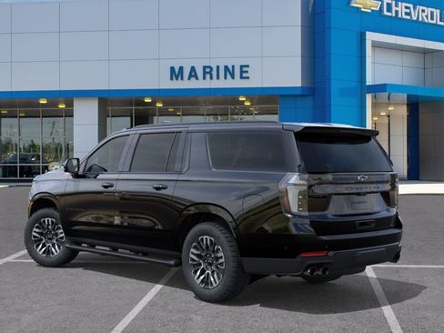 New 2026 Chevrolet Suburban Z71 w/ Comfort Package AWD/4WD image 3
