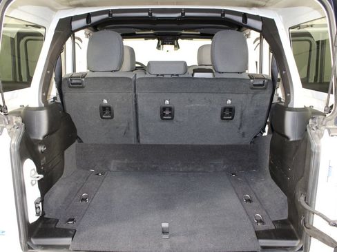 New 2026 Jeep Wrangler Unlimited Rubicon AWD/4WD image 16