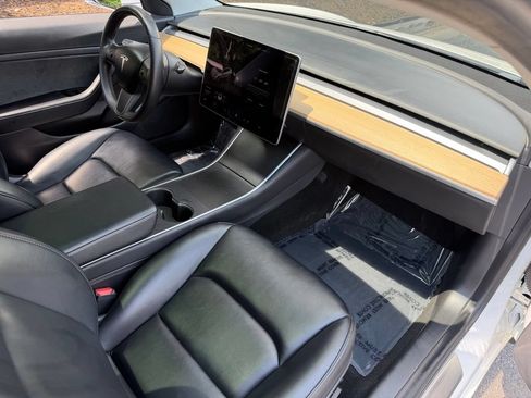 Used 2020 Tesla Model 3 Standard Range Plus RWD image 31