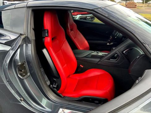 Used 2018 Chevrolet Corvette Stingray Coupe w/ Carbon Flash Badge Package image 7